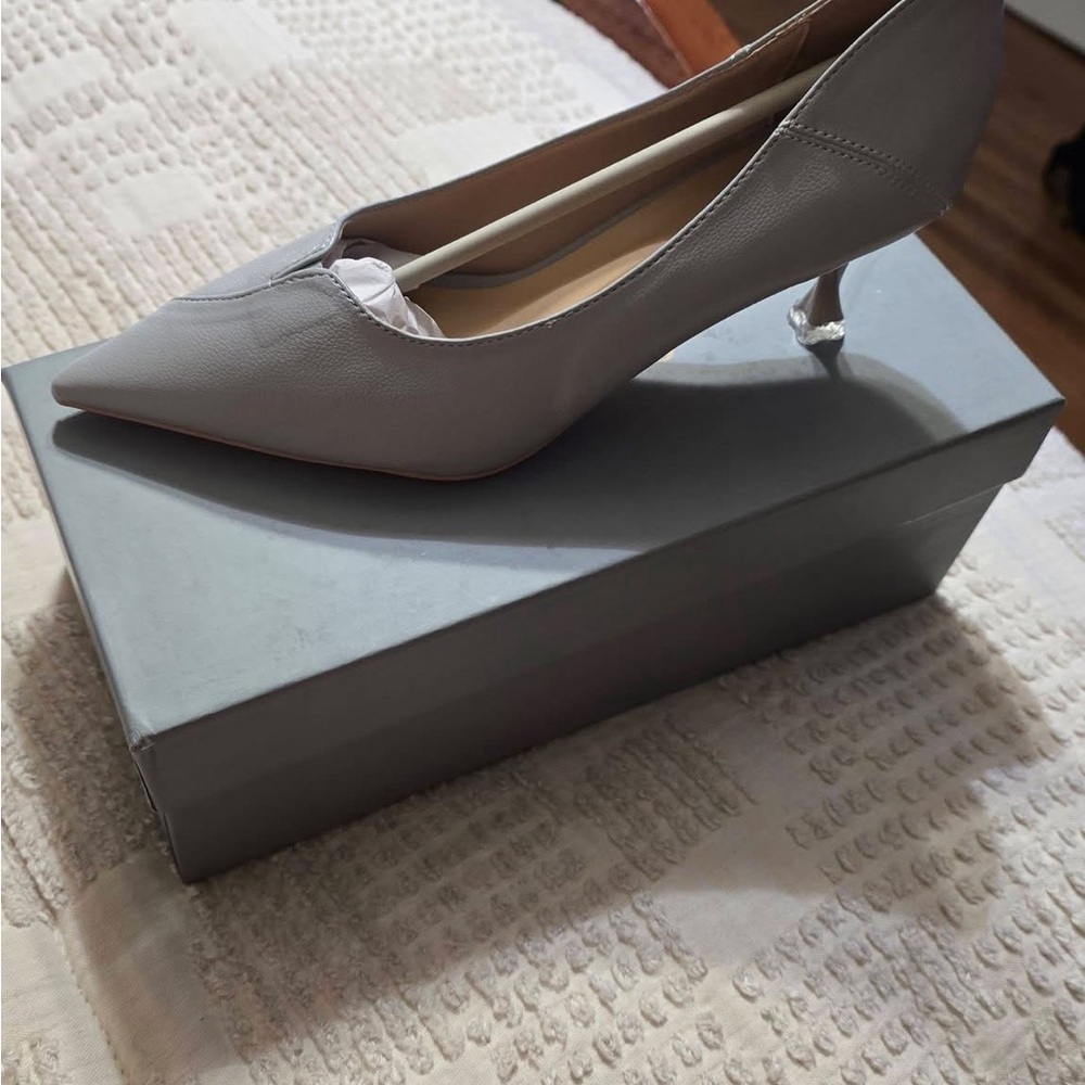 Classic Pointed-Toe Low Heel Pumps in Light Teal